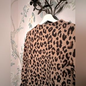 Ann Taylor Sweater - good condition, signs of wear throughout, some pilling